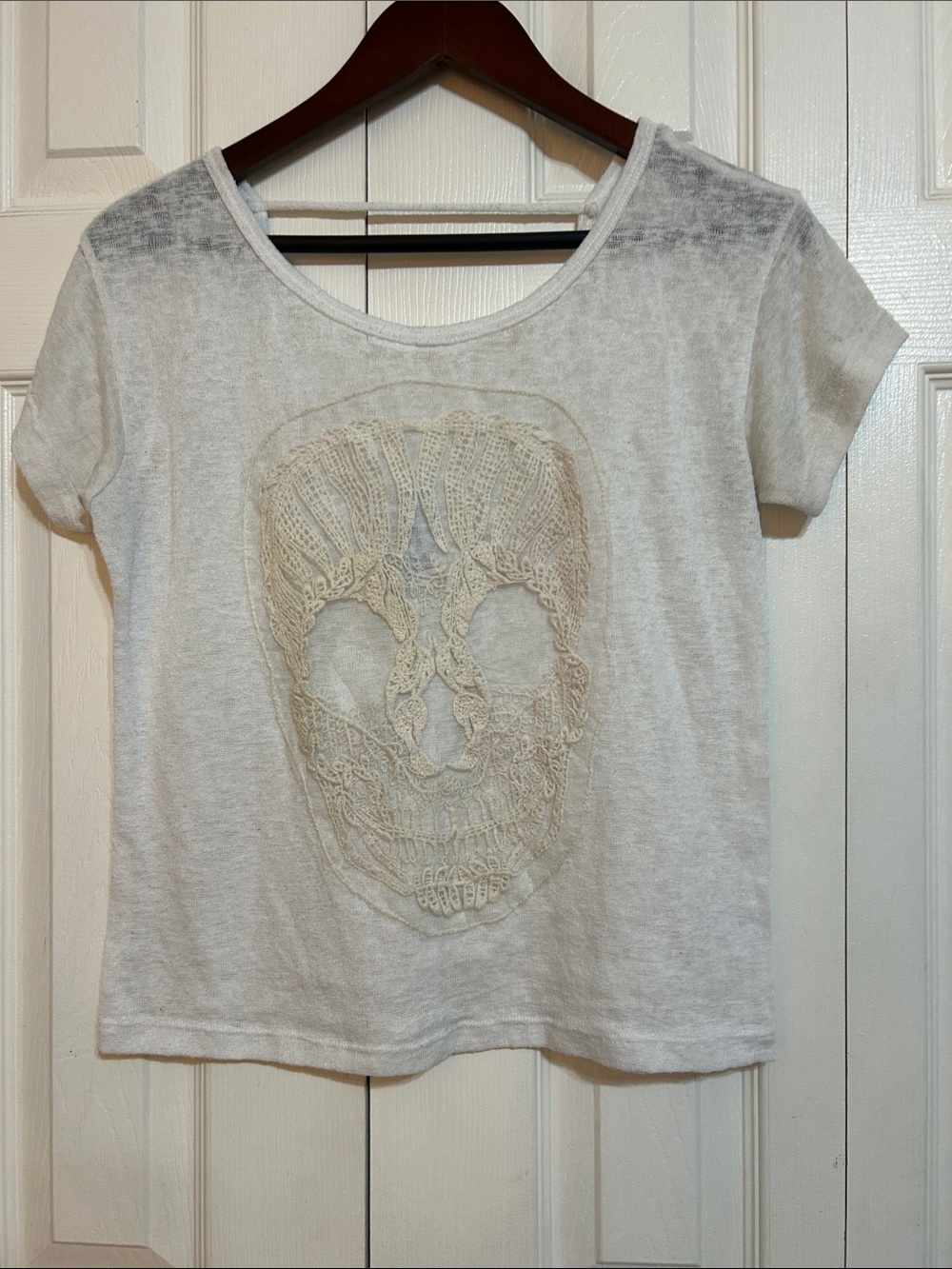 Women’s Cream Short-Sleeve Tee with Lace Skull Detail